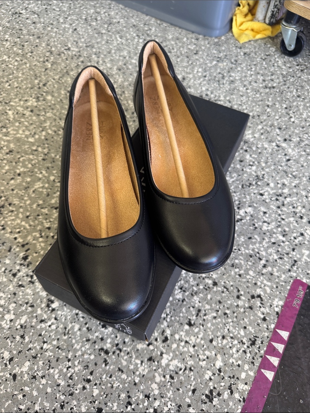 Naturalizer Black Leather Ballet Flats